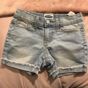 4 SHORTS FOR $20.  GIRLS SIZE 6-7 OLD NAVY SHORTS!2 DENIM 2 STRETCHY.